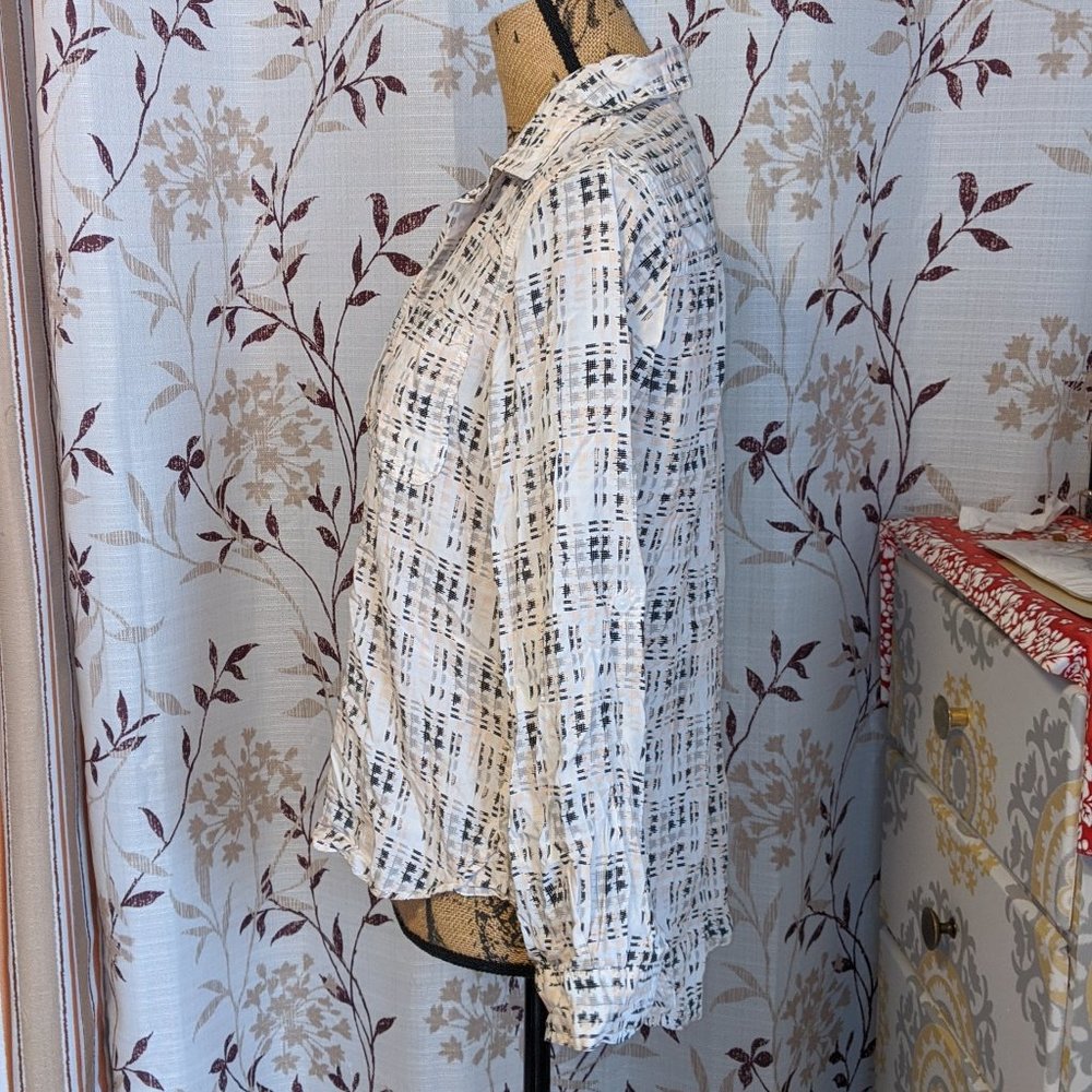 Velvet Heart, Patterned Button Up - Picture 4 of 11